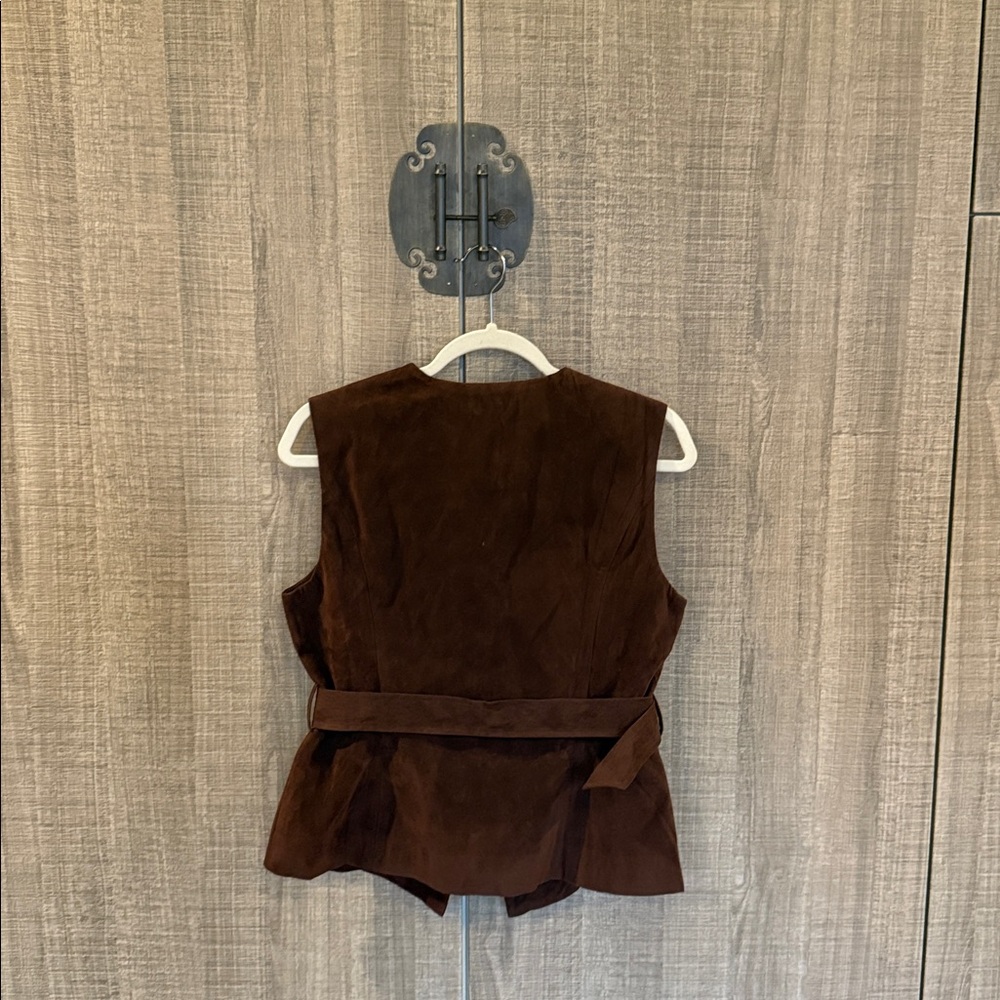 Commense Suede Effect Vest with Belt - Picture 4 of 17